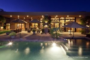 House Exterior with swimming pool - Architecture GOLN [ architecturegoln.com ]