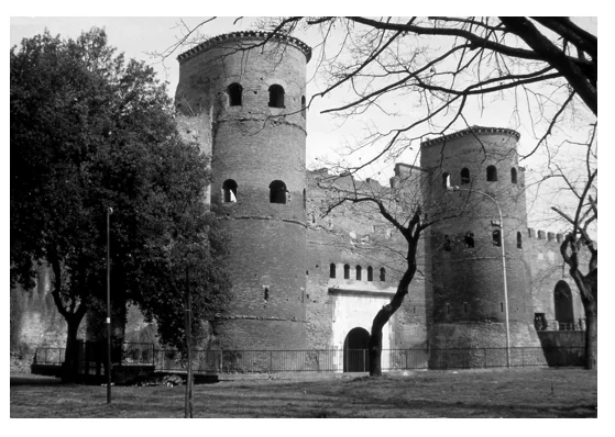 Figure 12.6  Rome, Aurelianic wall (ad 271–275), Porta Asinaria.